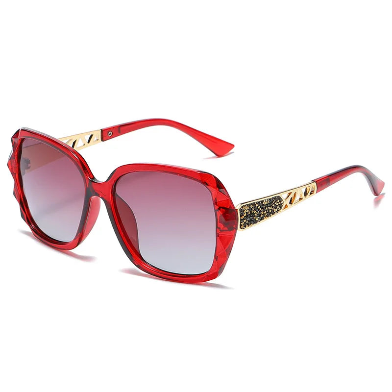 New Ladies' Sunglasses with High Sense and Diamond-encrusted Sunglasses Protect against Ultraviolet Rays in Summer.