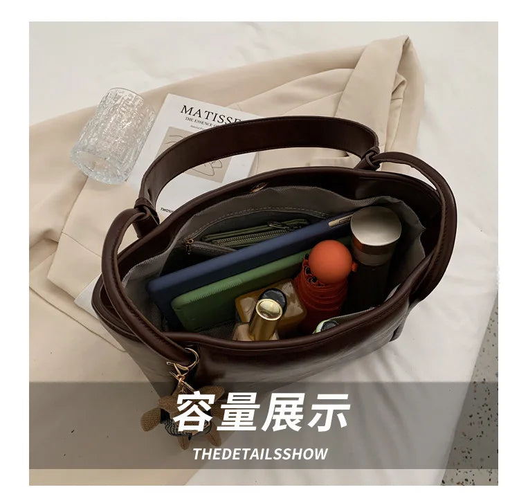 Retro Bucket Tote 2025